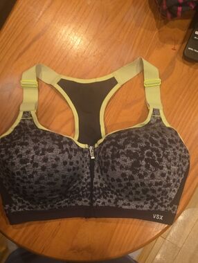 VSX Black and Lime Front-Zip High-Impact Sports Bra 36dd